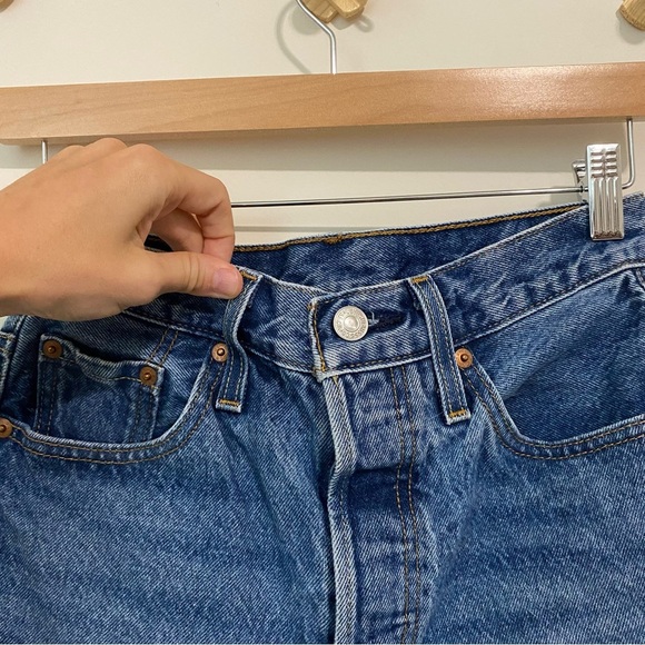 Levi's 501 Mid Thigh High Rise Denim Shorts size 24 - Picture 5 of 9